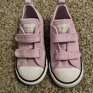 Toddler girls light purple converses